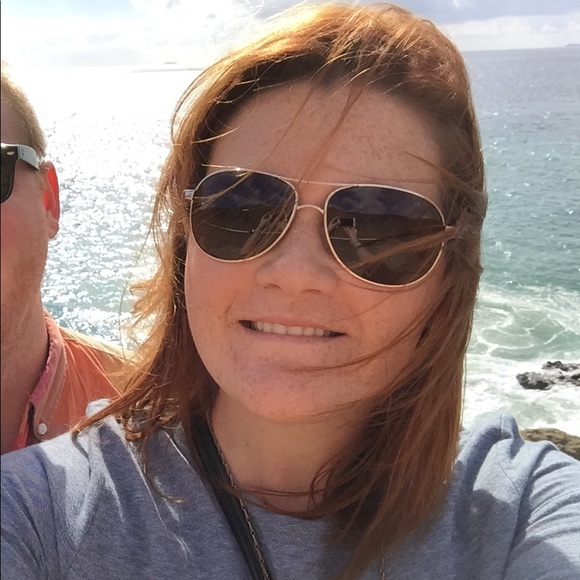 Meet your Posher, Alison - Picture 1 of 1